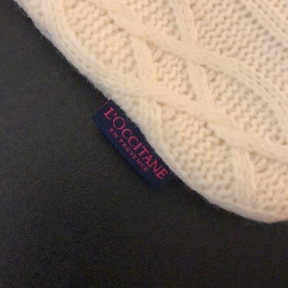 Free L’Occitane Cosmetic Pouch with $25 Cosmetic Purchase - Picture 2 of 5